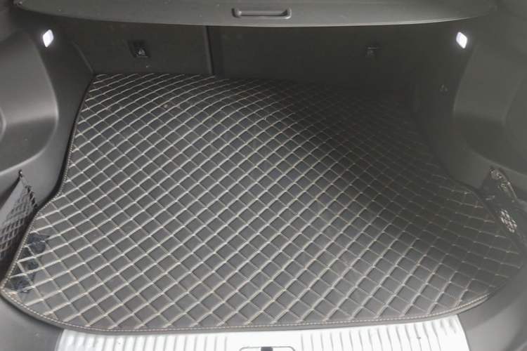 Used Hongqi HS5 2022 Revised Version 2.0T Smart Connect Flagship Edition Trunk