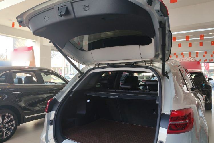 Used Hongqi HS5 2022 Facelifted Version 2.0T Smart Connect Flagship All-Wheel-Drive Edition Trunk