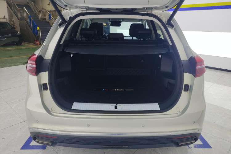 Used Hongqi HS5 2022 Revised Version 2.0T Smart Connect Flagship Edition Trunk