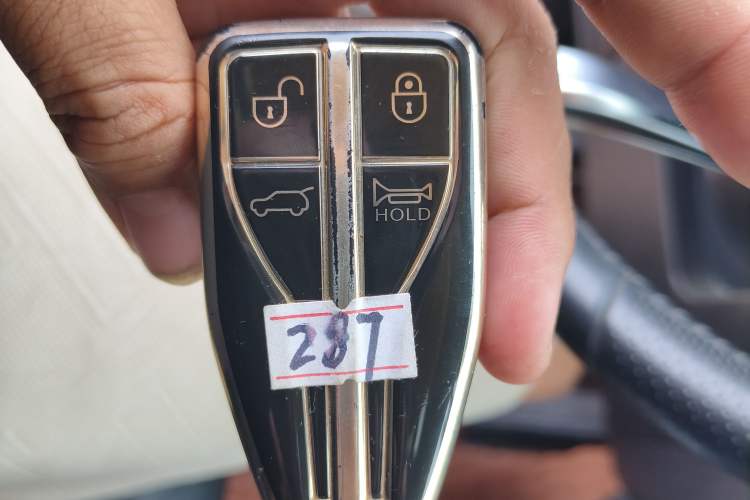 Used Hongqi HS5 2022 Facelifted Version 2.0T Smart Connect Flagship All-Wheel-Drive Edition Vehicle Key