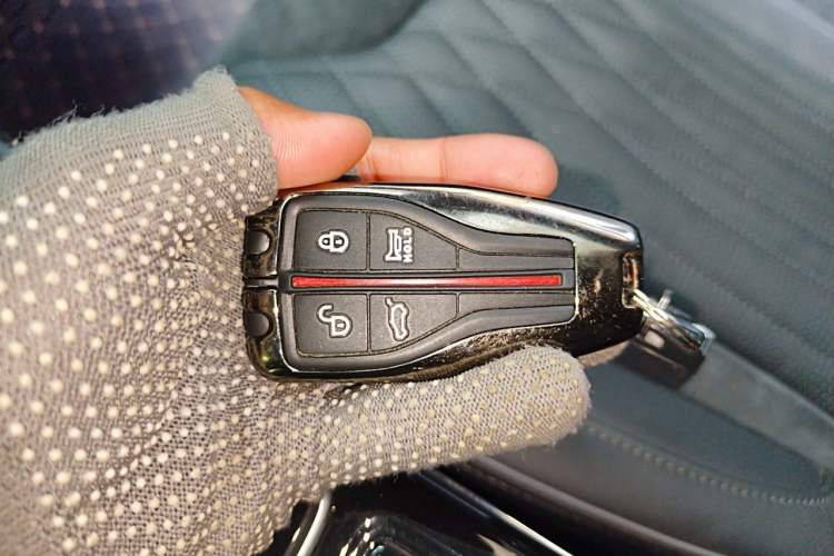 Used Hongqi HS5 2022 Revised Version 2.0T Smart Connect Flagship Edition Vehicle Key