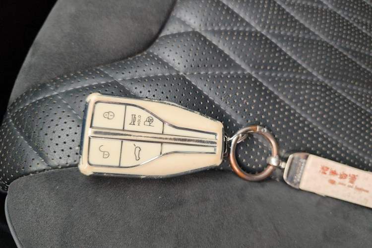 Used Hongqi HS5 2022 2.0T Smart Connect Flagship Edition Vehicle Key