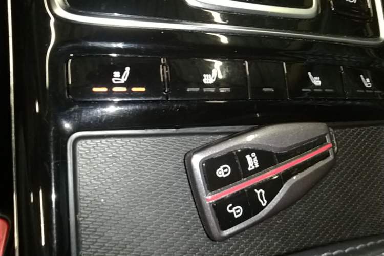 Used Hongqi HS5 2022 Revised Version 2.0T Smart Connect Flagship Edition Vehicle Key