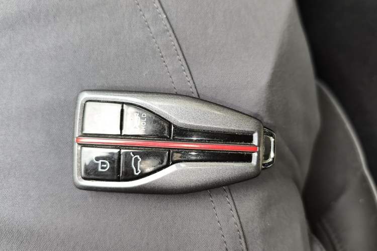 Used Hongqi HS5 2022 Revised Version 2.0T Smart Connect Flagship Edition Vehicle Key