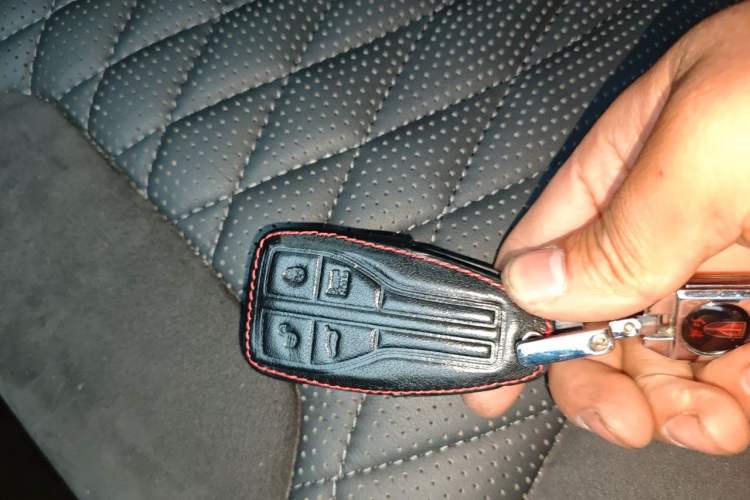 Used Hongqi HS5 2022 Revised Version 2.0T Smart Connect Flagship Edition Vehicle Key