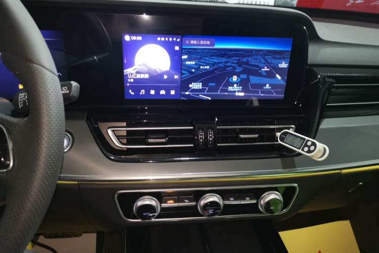 Used Hongqi HS5 2023 2.0T Qixiang Pro Edition Audio And AC Panel
