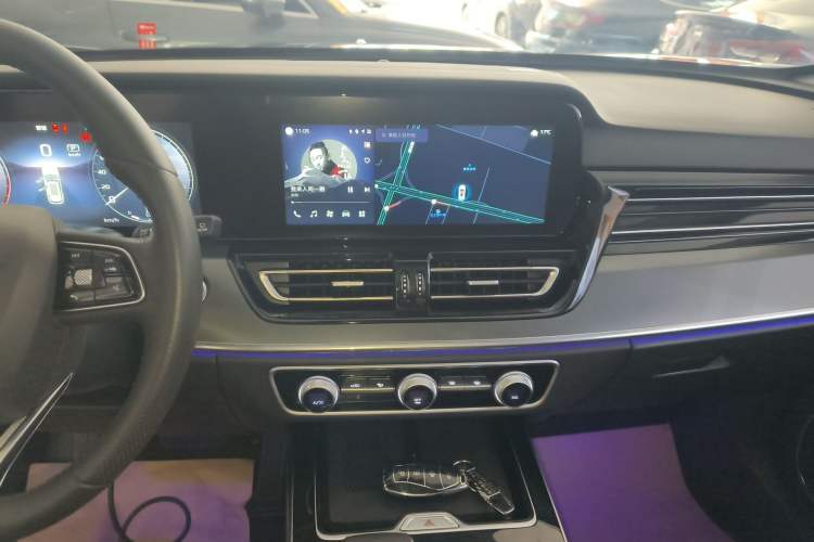 Used Hongqi HS5 2023 2.0T Qixiang Pro Edition Audio And AC Panel