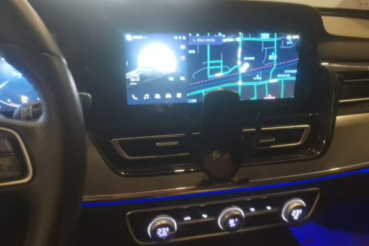 Used Hongqi HS5 2023 2.0T Qixiang Pro Edition Audio And AC Panel