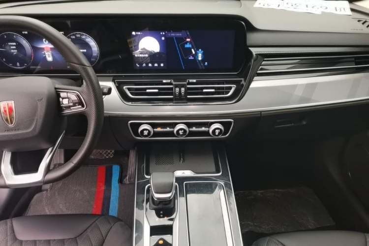 Used Hongqi HS5 2023 2.0T Four-Wheel Drive Flagship Pro Edition Audio And AC Panel