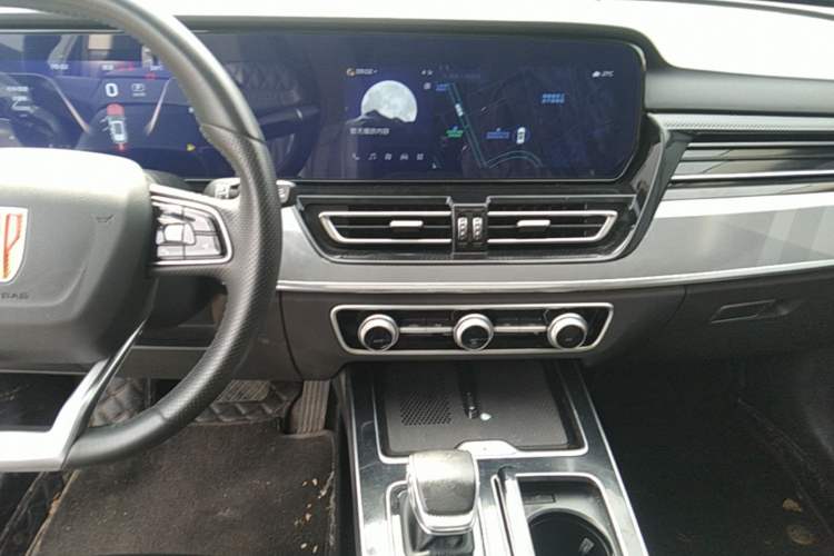 Used Hongqi HS5 2023 2.0T Qixiang Pro Edition Audio And AC Panel