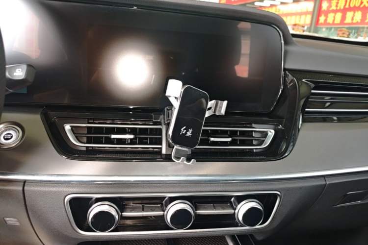 Used Hongqi HS5 2023 2.0T Qixiang Pro Edition Audio And AC Panel