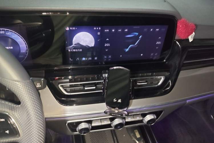 Used Hongqi HS5 2023 2.0T Qixiang Pro Edition Audio And AC Panel