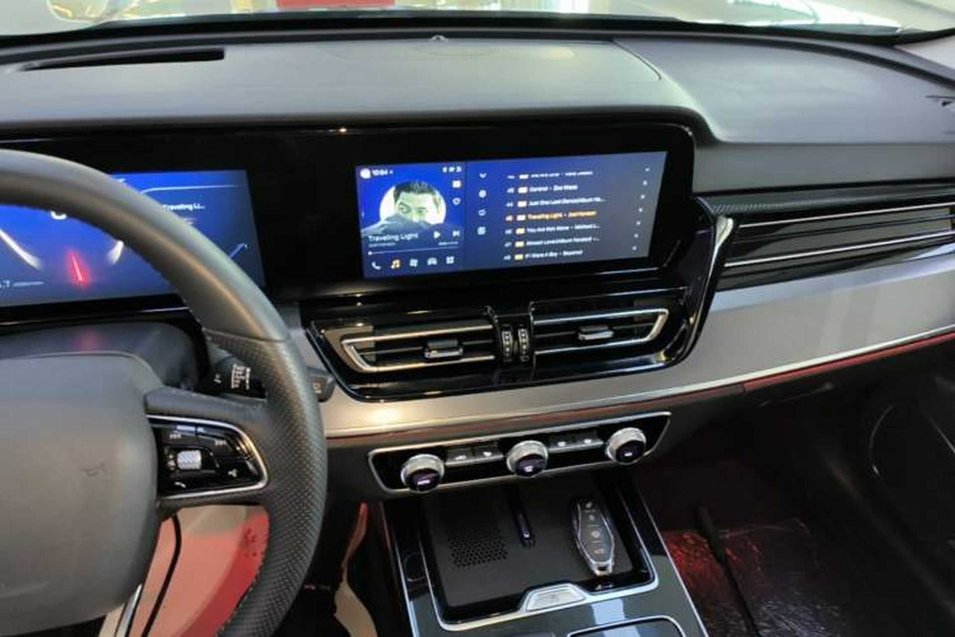 Used Hongqi HS5 2023 2.0T Qixiang Pro Edition Audio And AC Panel