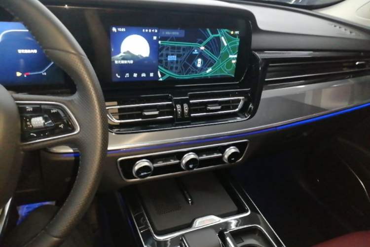 Used Hongqi HS5 2023 2.0T Qixiang Pro Edition Audio And AC Panel