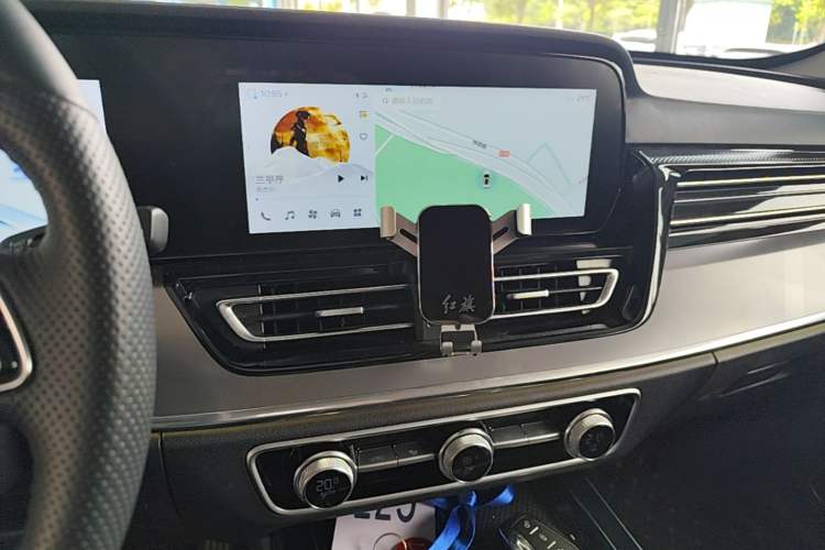 Used Hongqi HS5 2023 2.0T Qixiang Pro Edition Audio And AC Panel