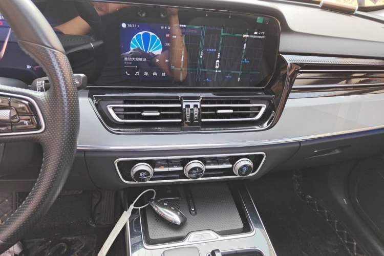 Used Hongqi HS5 2023 2.0T Qixiang Pro Edition Audio And AC Panel