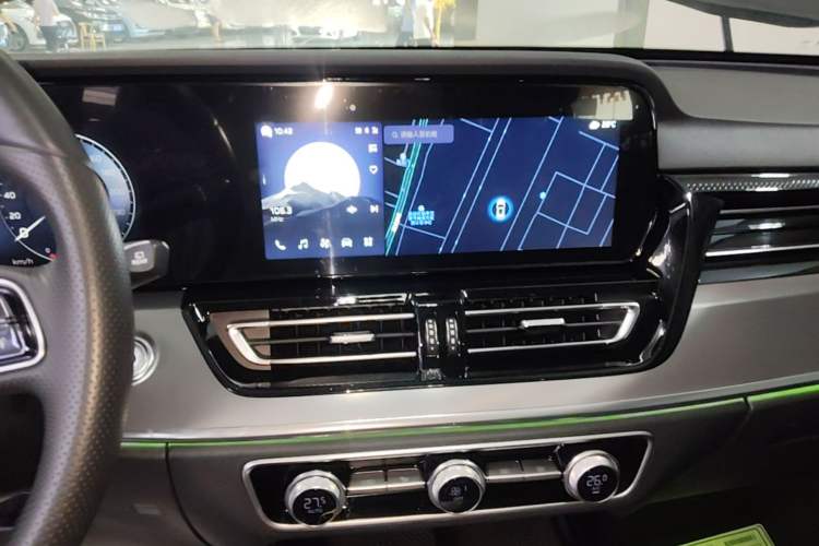 Used Hongqi HS5 2023 2.0T Four-Wheel Drive Flagship Pro Edition Audio And AC Panel