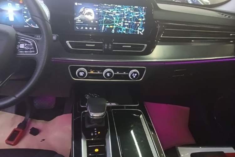 Used Hongqi HS5 2023 2.0T Qixiang Pro Edition Audio And AC Panel