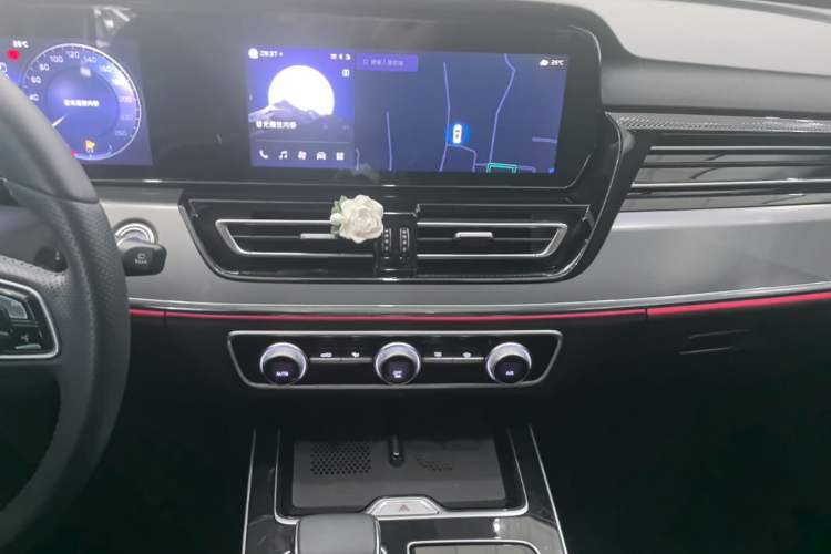 Used Hongqi HS5 2023 2.0T Qixiang Pro Edition Audio And AC Panel
