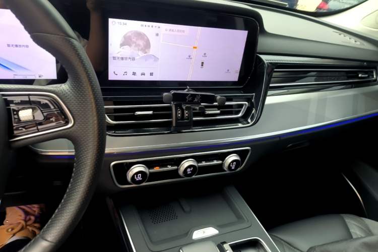 Used Hongqi HS5 2023 2.0T Qixiang Pro Edition Audio And AC Panel