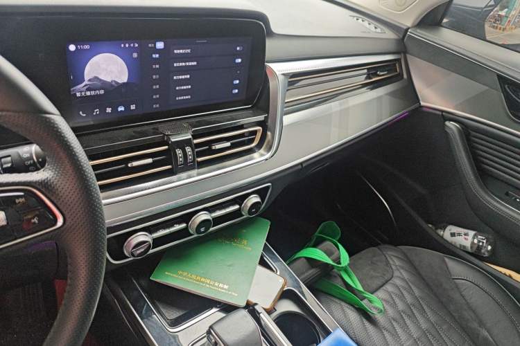 Used Hongqi HS5 2023 2.0T Qixiang Pro Edition Audio And AC Panel