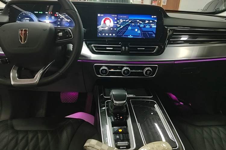 Used Hongqi HS5 2023 2.0T Qixiang Pro Edition Audio And AC Panel