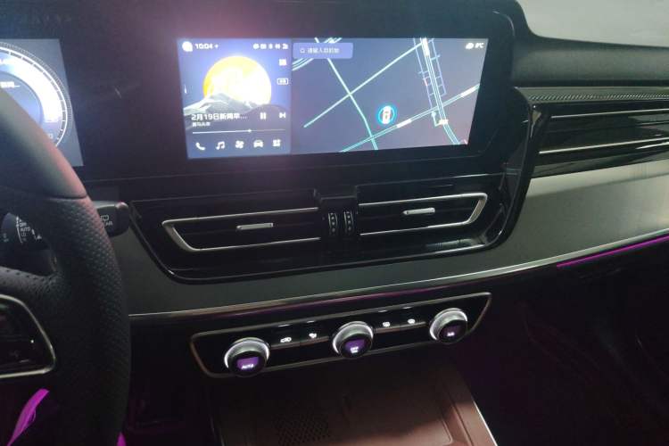 Used Hongqi HS5 2023 2.0T Qixiang Pro Edition Audio And AC Panel