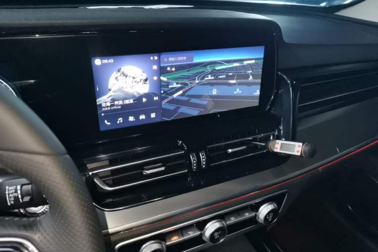 Used Hongqi HS5 2023 2.0T Qixiang Pro Edition Audio And AC Panel