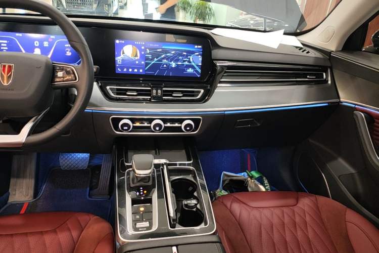 Used Hongqi HS5 2023 2.0T Qixiang Pro Edition Audio And AC Panel