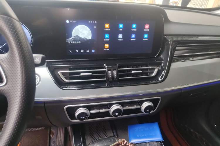 Used Hongqi HS5 2023 2.0T Qixiang Pro Edition Audio And AC Panel