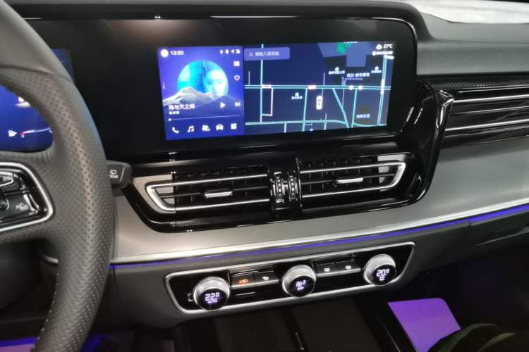 Used Hongqi HS5 2023 2.0T Qixiang Pro Edition Audio And AC Panel
