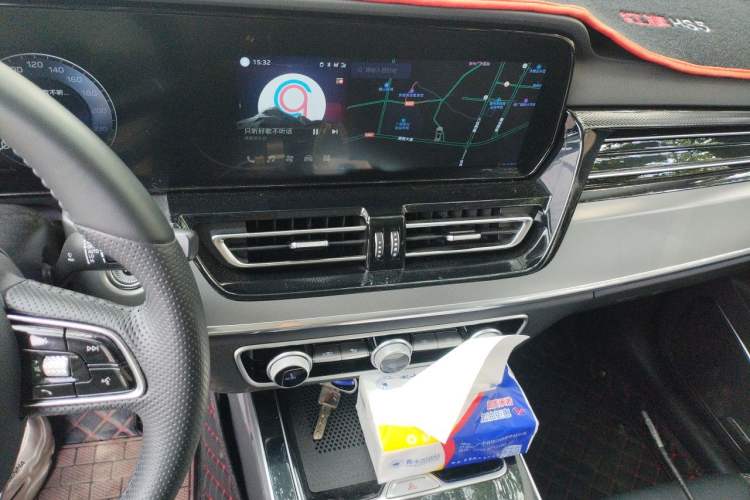 Used Hongqi HS5 2023 2.0T Qixiang Pro Edition Audio And AC Panel