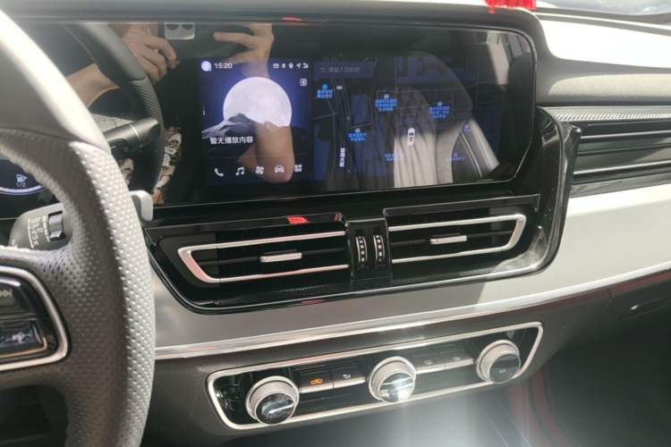 Used Hongqi HS5 2023 2.0T Qixiang Pro Edition Audio And AC Panel