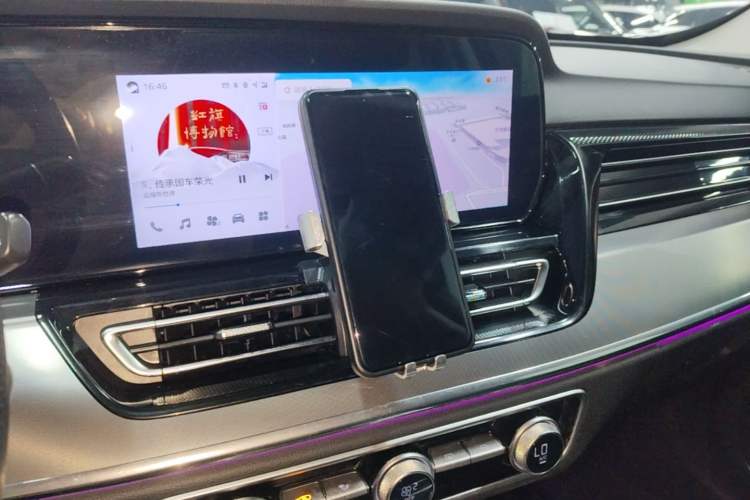 Used Hongqi HS5 2023 2.0T Qixiang Pro Edition Audio And AC Panel