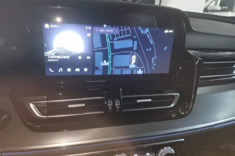 Used Hongqi HS5 2023 2.0T Qixiang Pro Edition Audio And AC Panel