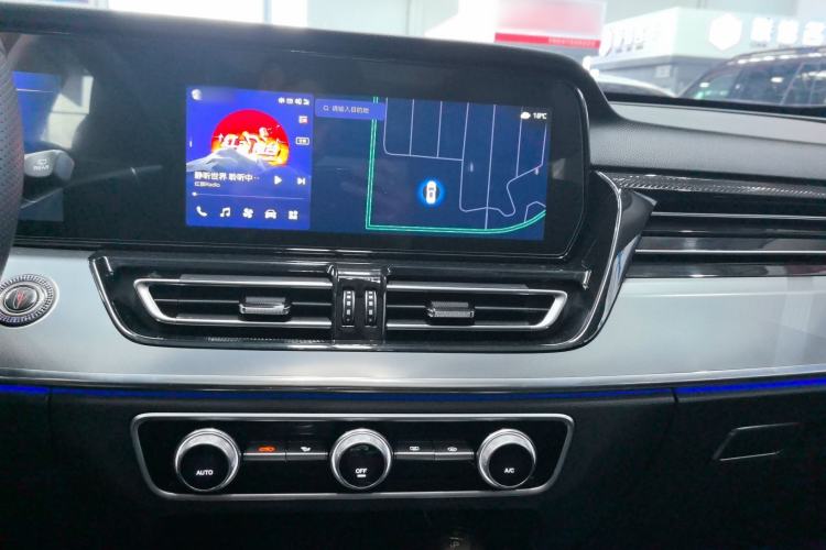 Used Hongqi HS5 2023 2.0T Qixiang Pro Edition Audio And AC Panel