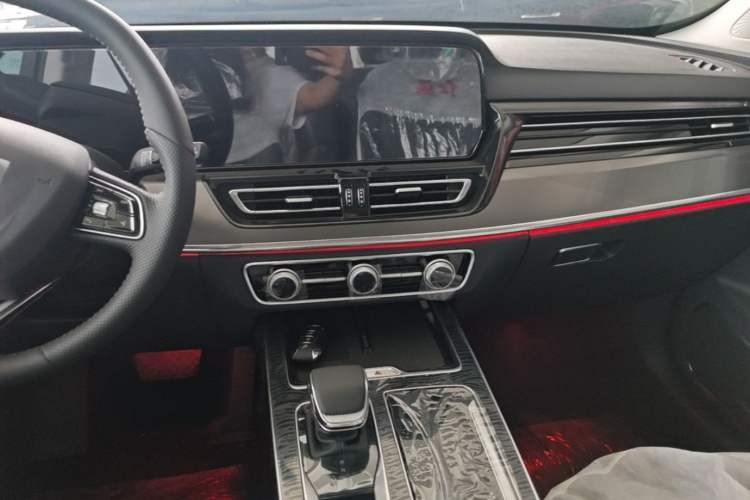 Used Hongqi HS5 2023 2.0T Qixiang Pro Edition Audio And AC Panel