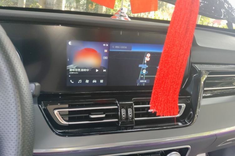 Used Hongqi HS5 2023 2.0T Qixiang Pro Edition Audio And AC Panel