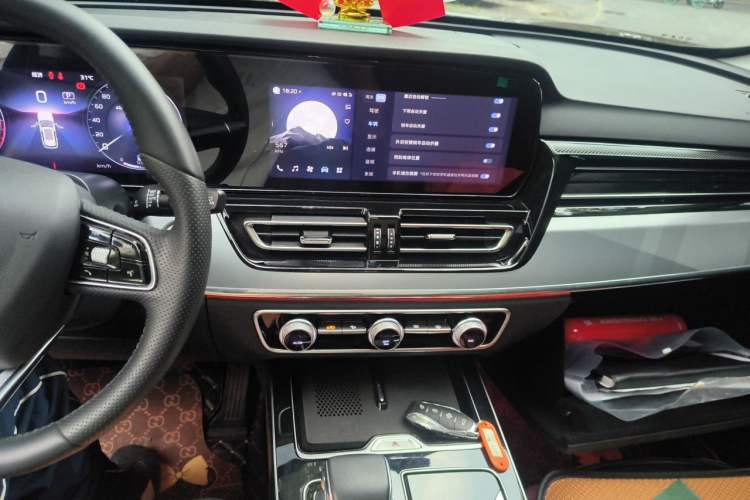Used Hongqi HS5 2023 2.0T Qixiang Pro Edition Audio And AC Panel
