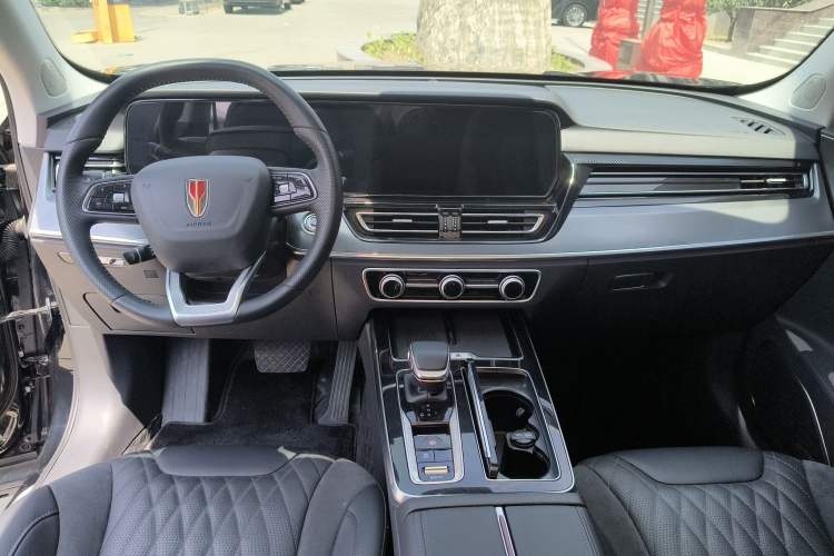 Used Hongqi HS5 2023 2.0T Qixiang Pro Edition Center Console