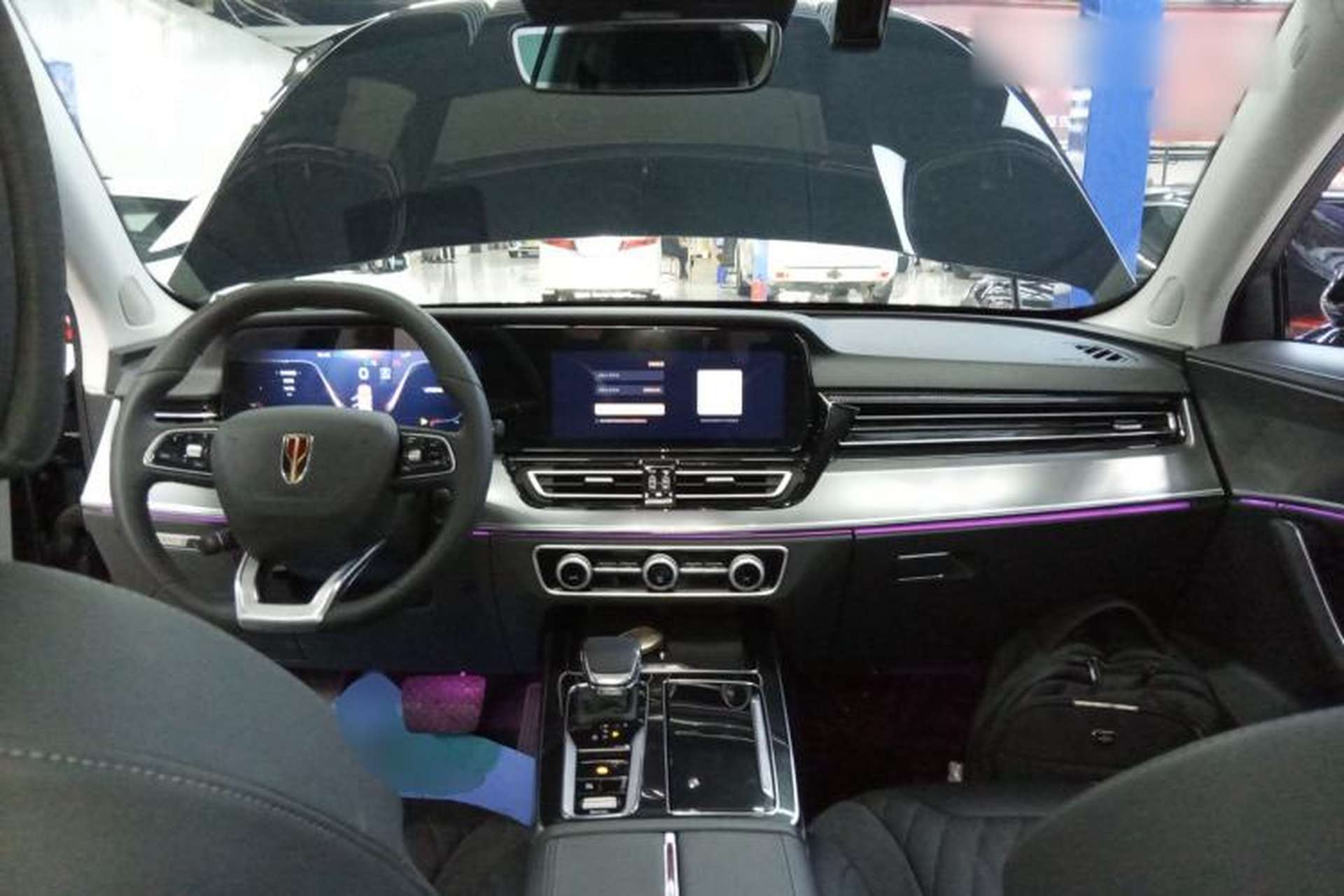 Used Hongqi HS5 2023 2.0T Qixiang Pro Edition Center Console