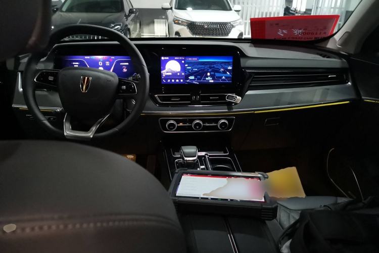 Used Hongqi HS5 2023 2.0T Qixiang Pro Edition Center Console