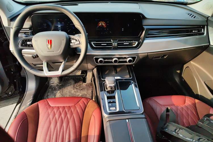 Used Hongqi HS5 2023 2.0T Qixiang Pro Edition Center Console