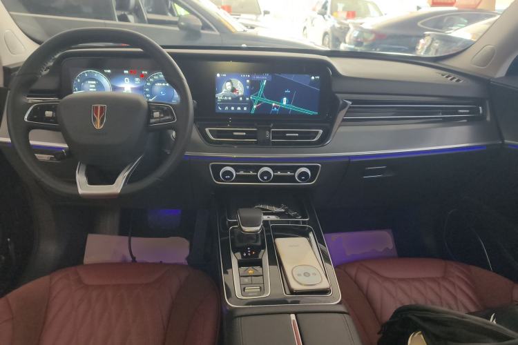Used Hongqi HS5 2023 2.0T Qixiang Pro Edition Center Console