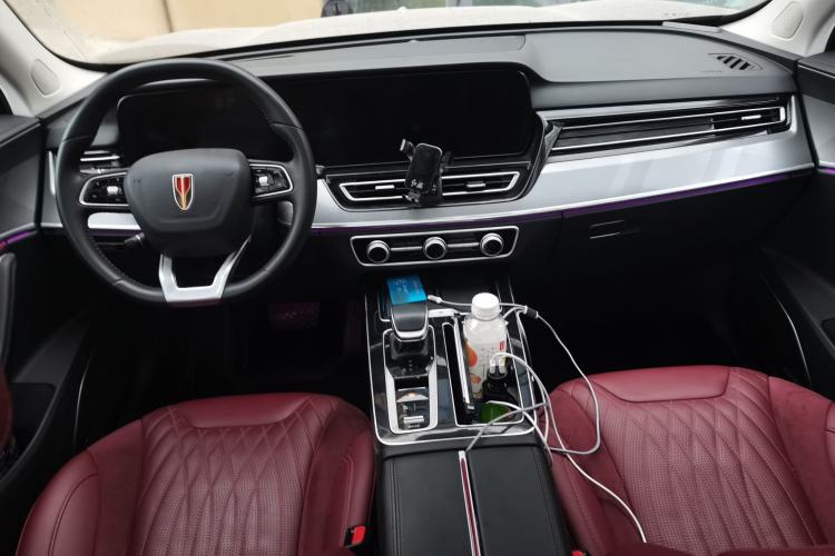 Used Hongqi HS5 2023 2.0T Four-Wheel Drive Flagship Pro Edition Center Console