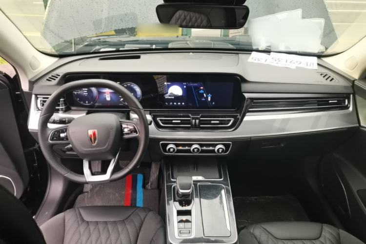 Used Hongqi HS5 2023 2.0T Four-Wheel Drive Flagship Pro Edition Center Console