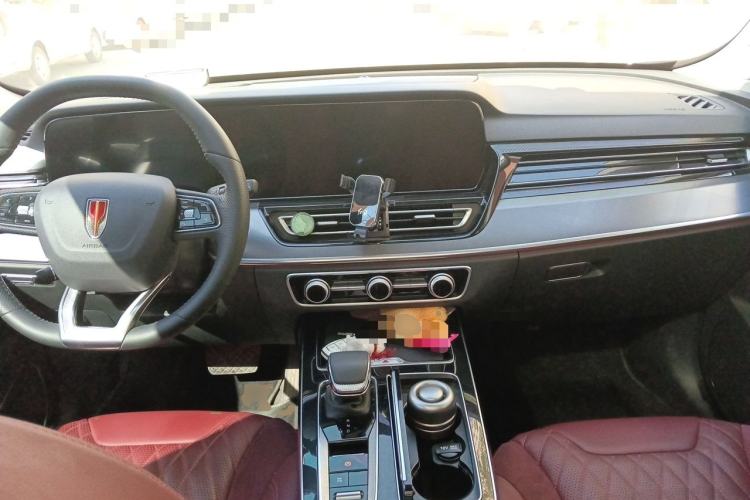 Used Hongqi HS5 2023 2.0T Four-Wheel Drive Flagship Pro Edition Center Console