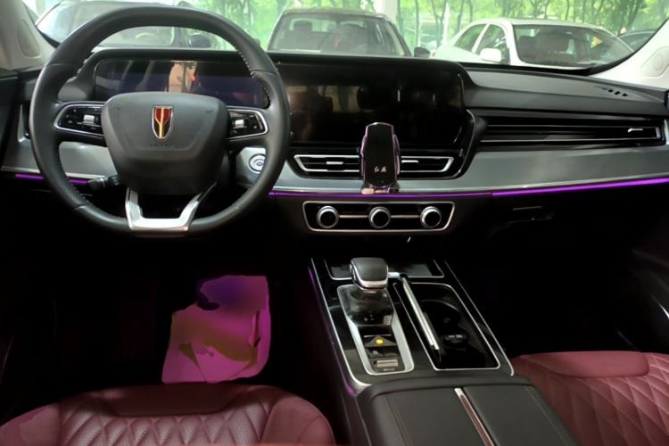 Used Hongqi HS5 2023 2.0T Qixiang Pro Edition Center Console