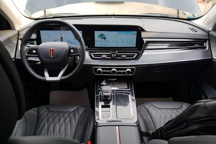 Used Hongqi HS5 2023 2.0T Qixiang Pro Edition Center Console