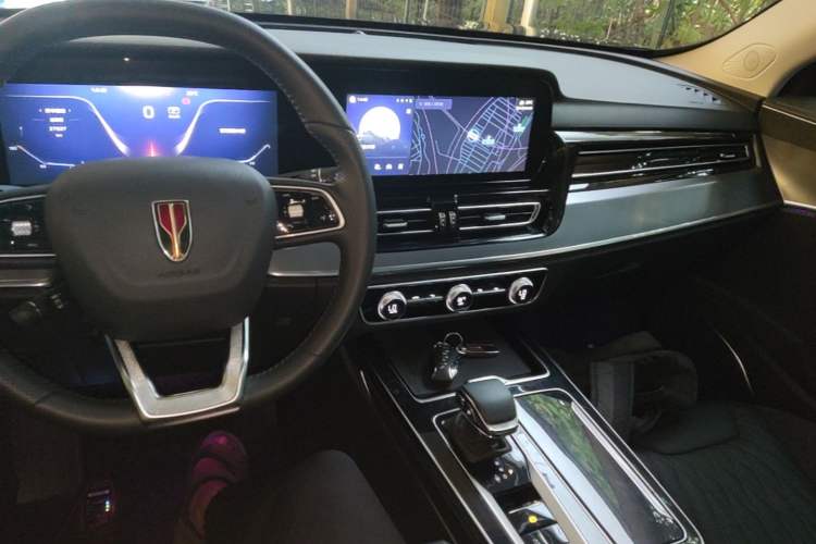Used Hongqi HS5 2023 2.0T Qixiang Pro Edition Center Console